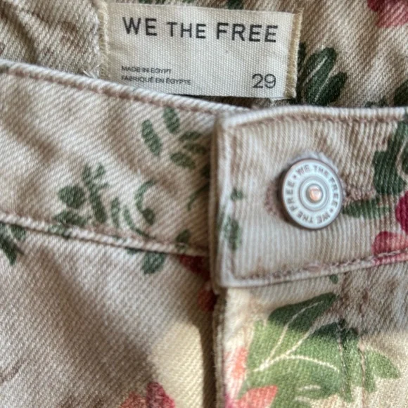 Free People Deep Trance Mid Rise Cropped Jeans in Wallpaper Floral Size 29 - Picture 7 of 8